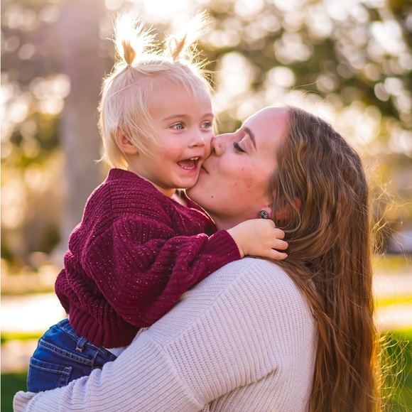 Meet your Posher, Addison - Picture 1 of 1